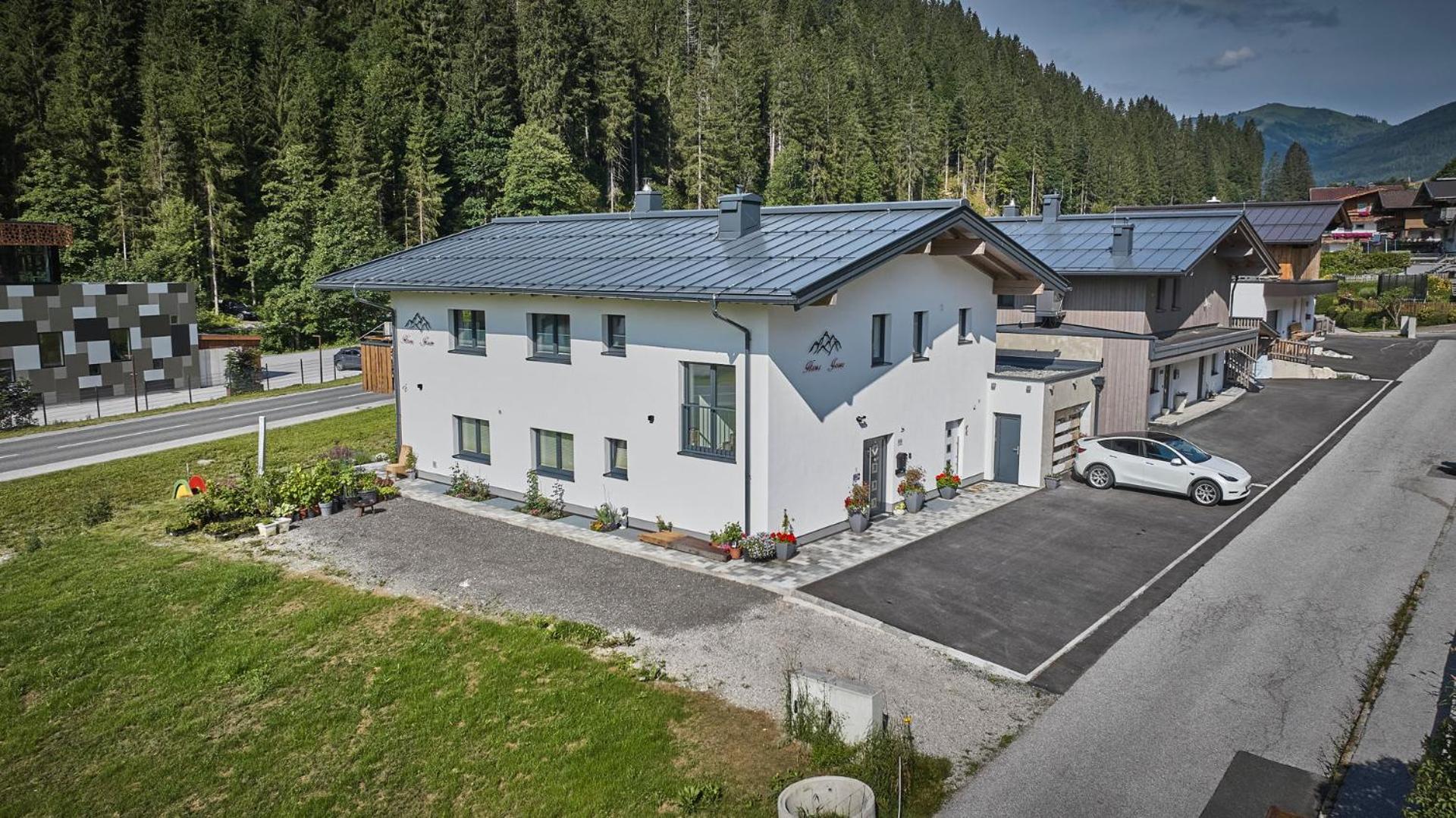 Haus Joan - Apartments Saalbach Exterior foto