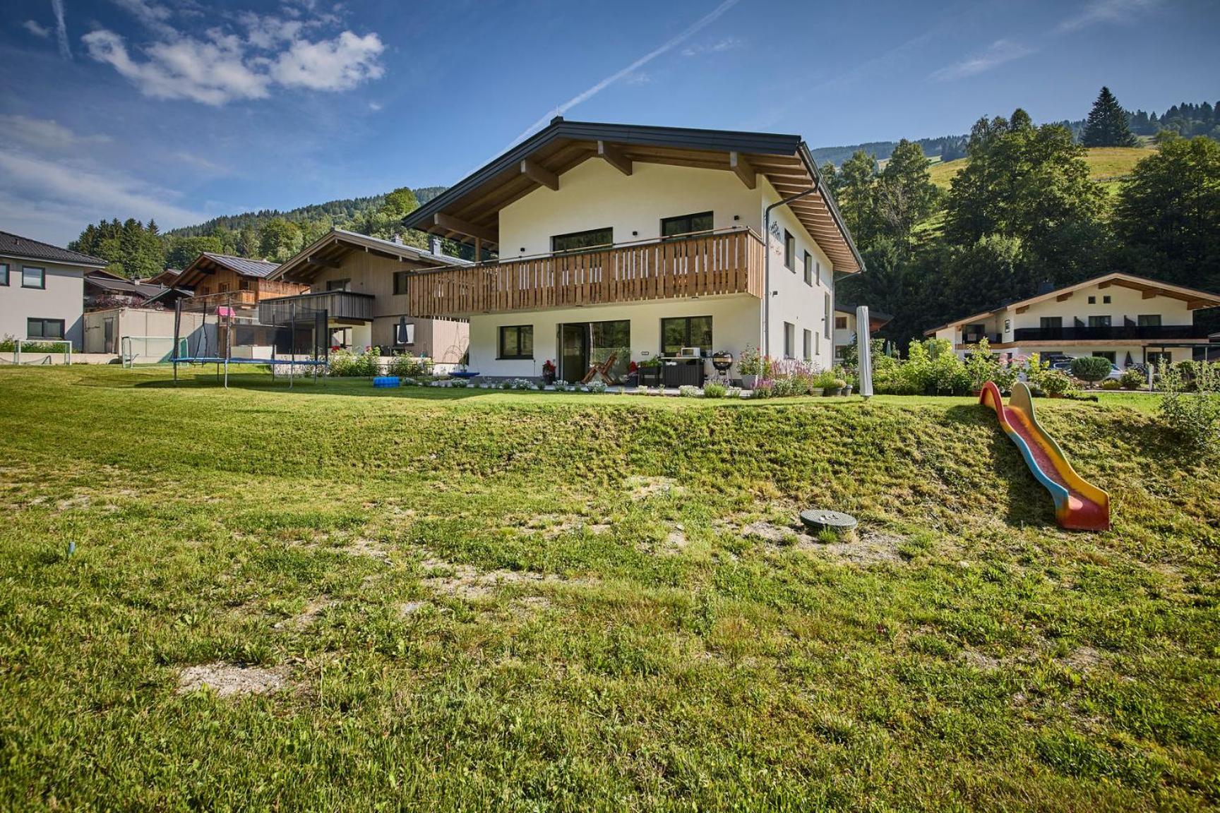 Haus Joan - Apartments Saalbach Exterior foto