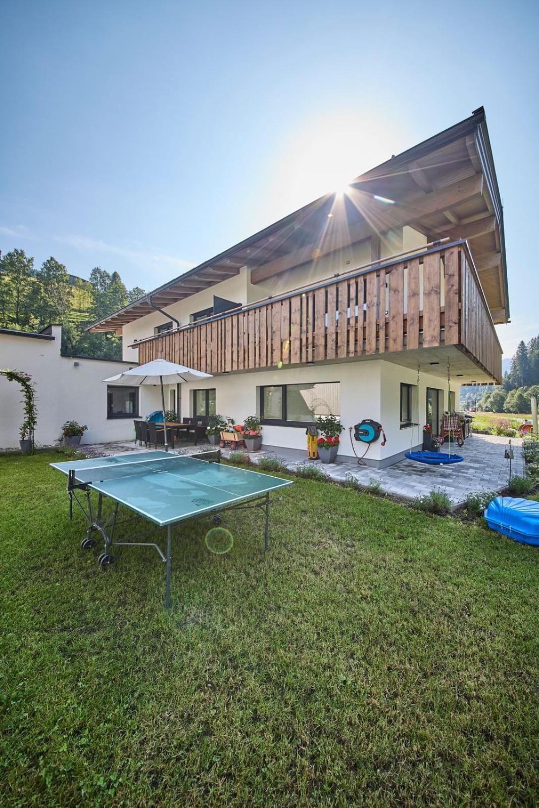 Haus Joan - Apartments Saalbach Exterior foto